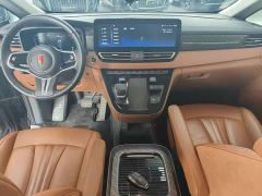 FAW Hongqi HQ9 2.0T Smart Flagship Edition - photo 8