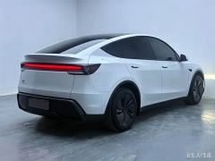 Tesla Model Y Rear-Wheel Drive - photo 5