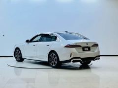 BMW 5 Series 530Li Premier M Sport Package - photo 4