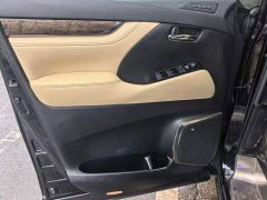 Toyota Vellfire Crown Hybrid 2.5L HV Premium Edition - photo 10