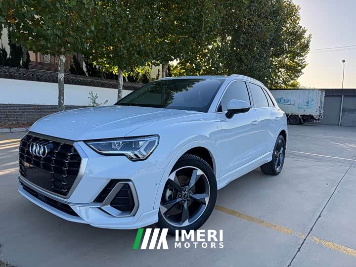 Audi Q3 35 TFSI Fashion Dynamic - car from China