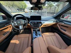 BMW 5 Series Plug-in Hybrid Facelift 535Le Pioneer Edition M Sport Package - фото 9