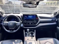 Toyota Highlander Hybrid 2.5L AWD Premium 7-Seater - photo 15