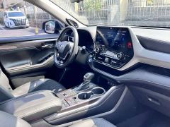 Toyota Highlander Hybrid 2.5L AWD Premium 7-Seater - photo 18