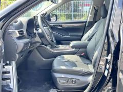 Toyota Highlander Hybrid 2.5L AWD Premium 7-Seater - photo 8