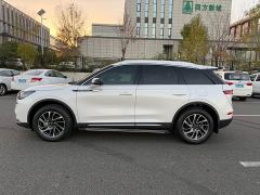 Lincoln Explorer 2.0T Two-Wheel Drive Premium - ფოტო 4