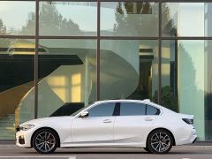 BMW 3 Series 325Li M Sport Package - ფოტო 2
