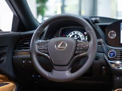Lexus LS 500h Premium - photo 13
