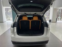 Li Auto i8 Standard Edition - ფოტო 4