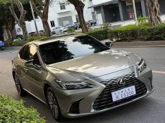 Lexus ES 200 Premium Edition - ფოტო 1