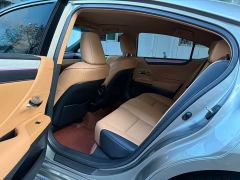 Lexus ES 200 Premium Edition - ფოტო 3