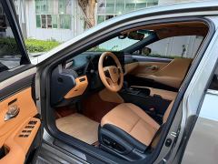 Lexus ES 200 Premium Edition - ფოტო 5