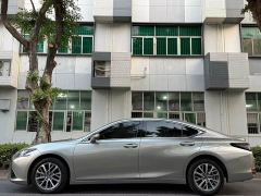 Lexus ES 200 Premium Edition - ფოტო 7