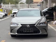 Lexus ES 200 Luxury - ფოტო 1