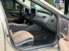 Lexus ES 200 Luxury - ფოტო 10