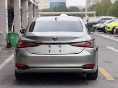Lexus ES 200 Luxury - ფოტო 15