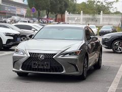 Lexus ES 200 Luxury - ფოტო 2