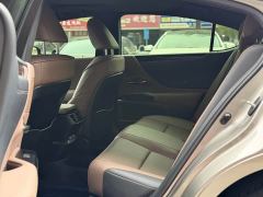 Lexus ES 200 Luxury - ფოტო 7