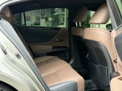 Lexus ES 200 Luxury - ფოტო 9