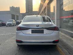 Lexus ES 200 Excellence Edition - photo 4