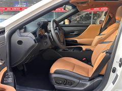 Lexus ES 200 Excellence Edition - photo 6