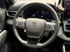 Toyota Crown Venza 2.5L HEV AWD Premier - ფოტო 2