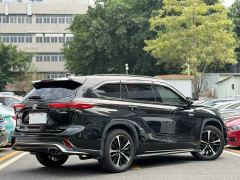 Toyota Crown Venza 2.5L HEV AWD Premier - ფოტო 3