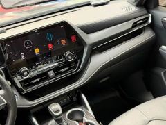 Toyota Crown Venza 2.5L HEV AWD Premier - ფოტო 5