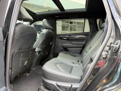 Toyota Crown Venza 2.5L HEV AWD Premier - ფოტო 6