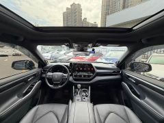 Toyota Crown Venza 2.5L HEV AWD Premier - ფოტო 8