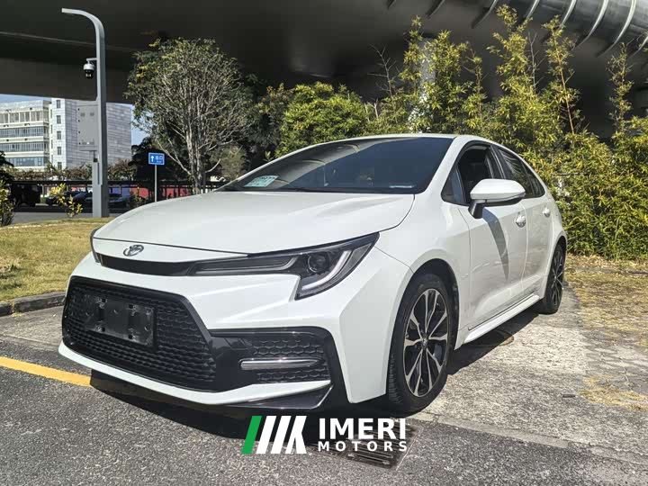 Toyota Corolla 1.8L CVT Sport - автомобиль из Китая