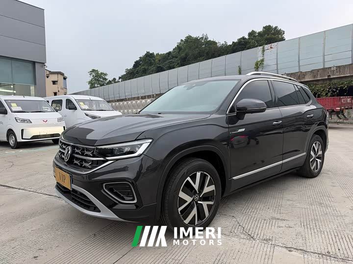 Volkswagen Taos 330TSI FWD Luxury Plus Advanced Edition - автомобиль из Китая