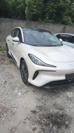 IM Motors Zhiji LS6 625km Smart Drive Edition - photo 3