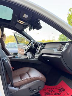 Volvo XC60 B5 AWD Smart Luxury Edition - ფოტო 4