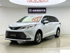 Toyota Sienna Dual-Engine 2.5L 4WD Prestige Edition - фото 1