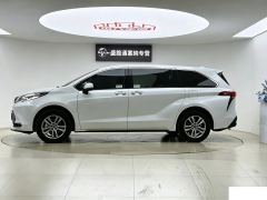 Toyota Sienna Dual-Engine 2.5L 4WD Prestige Edition - фото 10