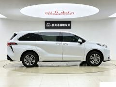 Toyota Sienna Dual-Engine 2.5L 4WD Prestige Edition - фото 11