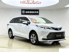 Toyota Sienna Dual-Engine 2.5L 4WD Prestige Edition - фото 3