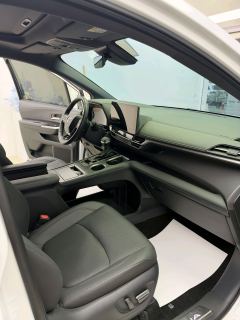 Toyota Sienna Dual-Engine 2.5L 4WD Prestige Edition - фото 4