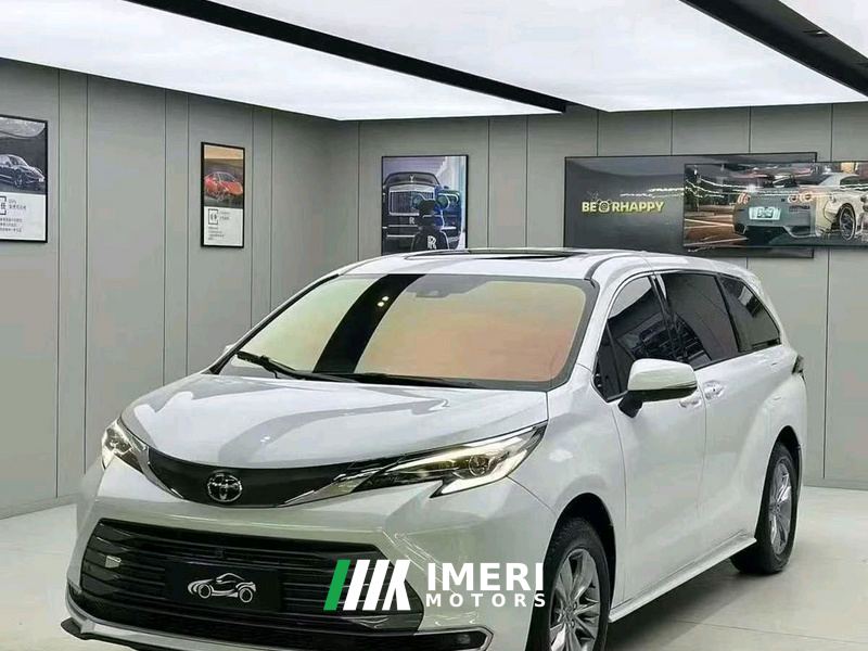 Toyota Sienna Dual-Engine 2.5L RWD Comfort Edition - car from China