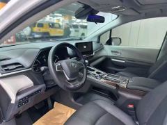 Toyota Sienna Dual-Engine 2.5L RWD Comfort Edition - photo 3