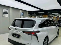 Toyota Sienna Dual-Engine 2.5L RWD Comfort Edition - photo 5