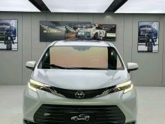 Toyota Sienna Dual-Engine 2.5L RWD Comfort Edition - photo 9