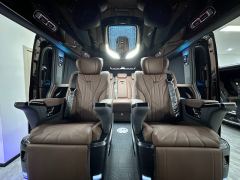 Toyota HIACE High-spec version - photo 10