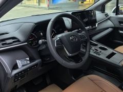 Toyota Sienna Dual-Engine 2.5L RWD Comfort Edition - ფოტო 5