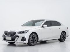 BMW 5 Series 530Li Luxury M Sport Package - ფოტო 1