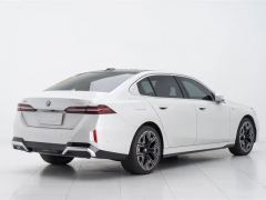 BMW 5 Series 530Li Luxury M Sport Package - ფოტო 6