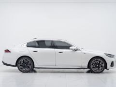 BMW 5 Series 530Li Luxury M Sport Package - ფოტო 7