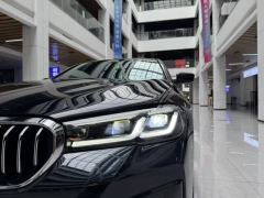 BMW 5 Series Facelift 525Li M Sport Package - ფოტო 20