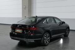 Volkswagen Passat 330TSI Luxury Edition - фото 2